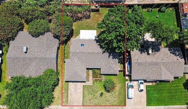 Building Photo - 13216 Meandering Way