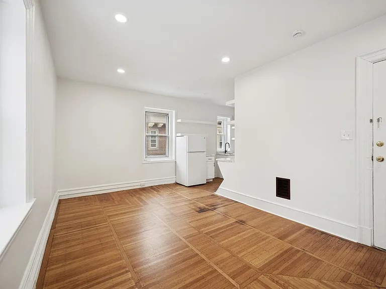 Building Photo - 236 Harvey St