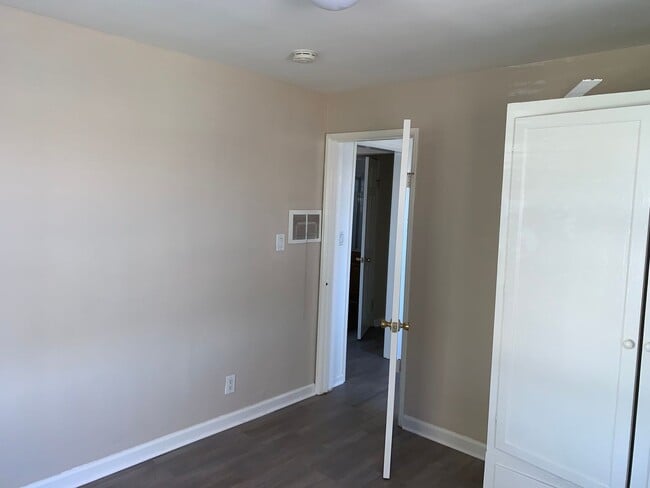 Building Photo - 1424 Ocean Ave