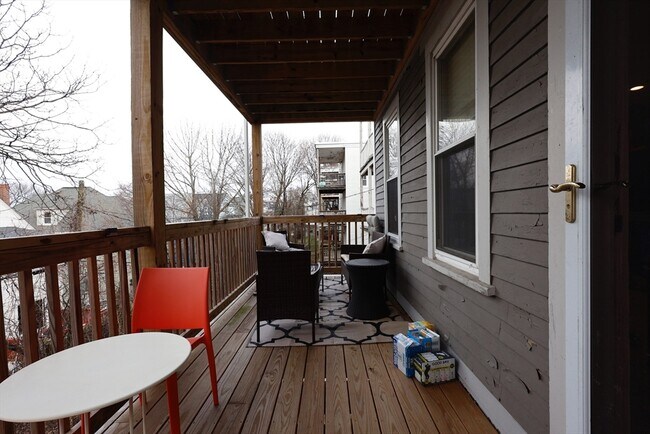 Building Photo - 38 Rosemont St