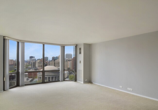 Building Photo - 2650 N Lakeview Ave