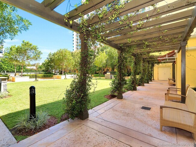Building Photo - 7350 SW 89th St