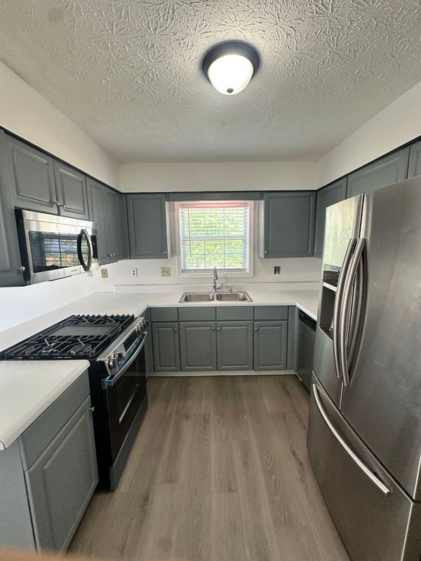 Building Photo - 312 Stillwood Ct