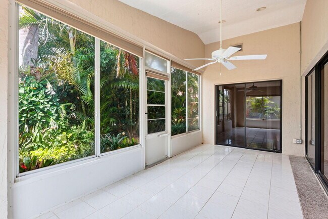 Building Photo - 6170 Bay Isles Dr