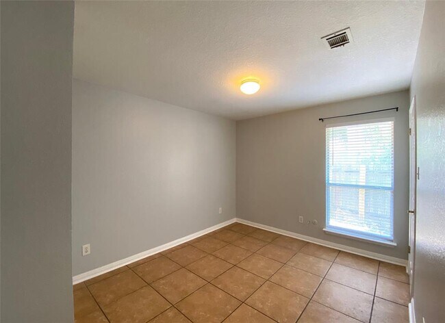 Building Photo - 2308 Wright Cir