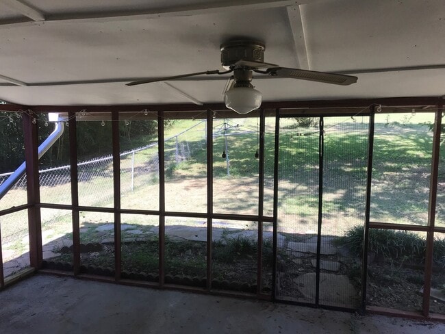 Building Photo - 330 Monte Vista Rd