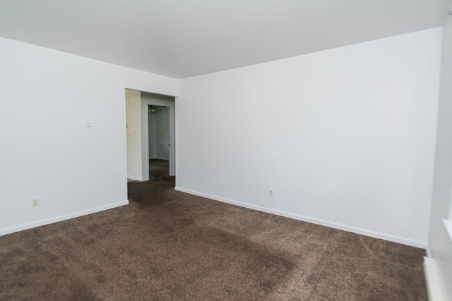 Building Photo - 2856 Belmont St
