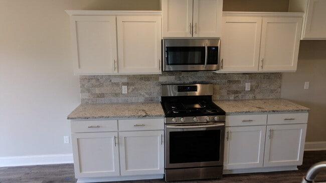 Building Photo - 474 N Yona Ln