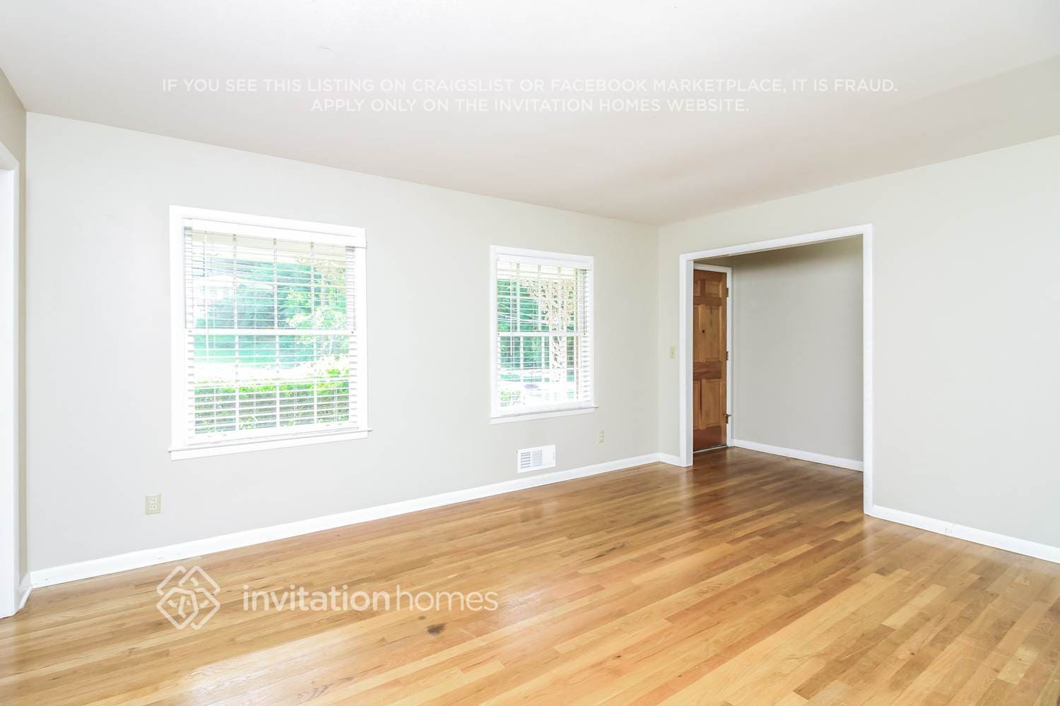 Building Photo - 1599 Knob Hill Dr NE