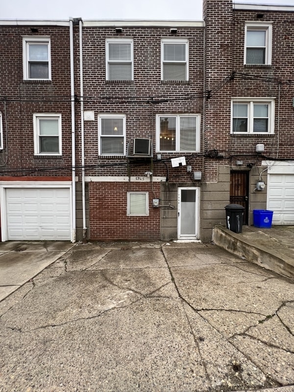 Building Photo - 1345 N 76th St