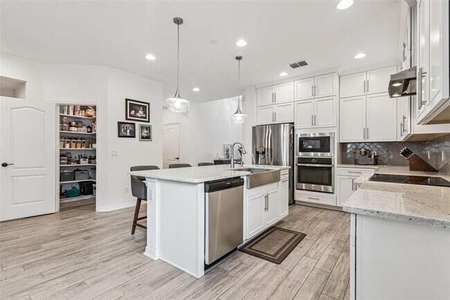 Building Photo - 2615 Pinyonpine Ln