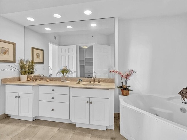 Building Photo - 3370 Hidden Bay Dr