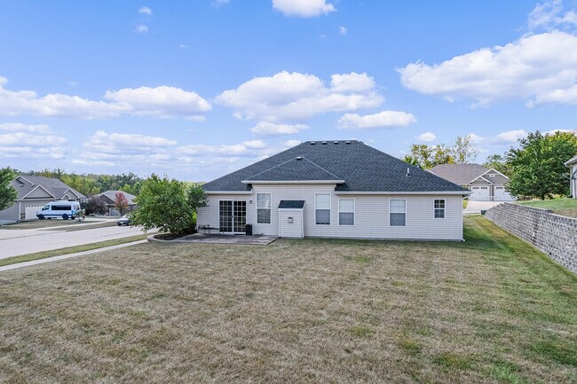 Building Photo - 1704 Ballentine Ln
