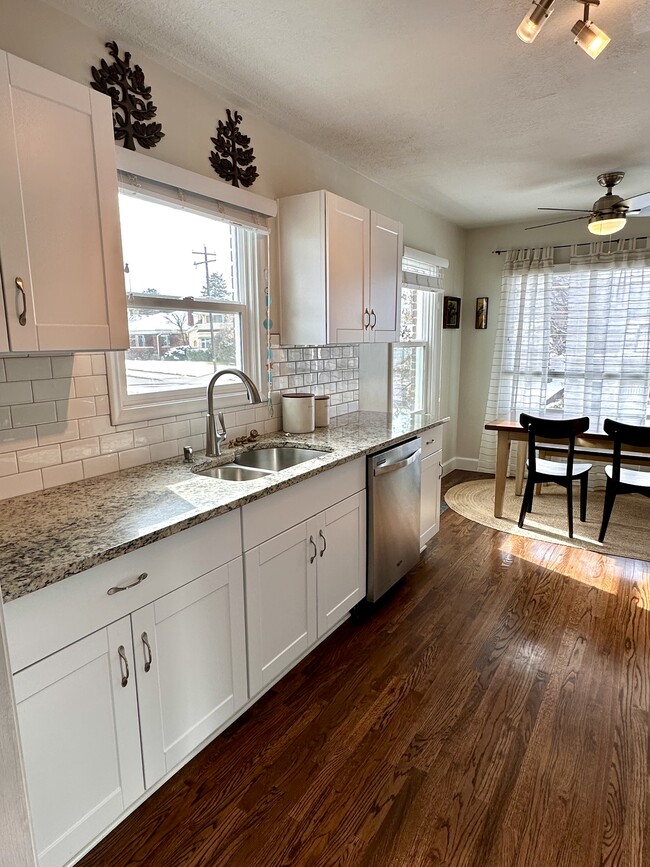 Building Photo - 2560 Fillmore Ave