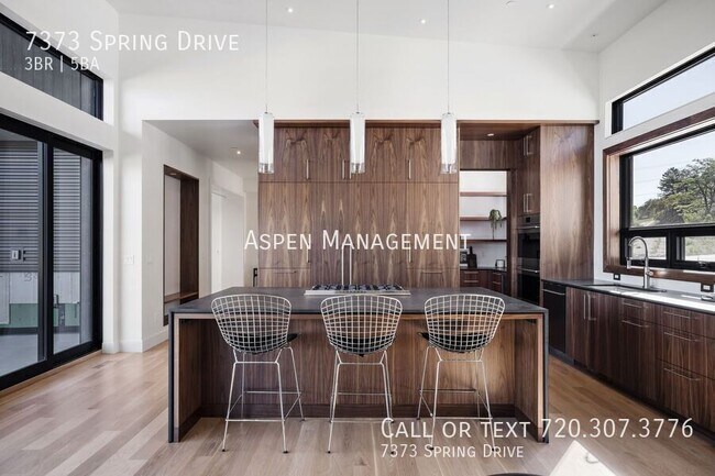Building Photo - 7373 Spring Dr