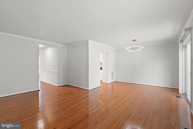 Building Photo - 9932 Longford Ct