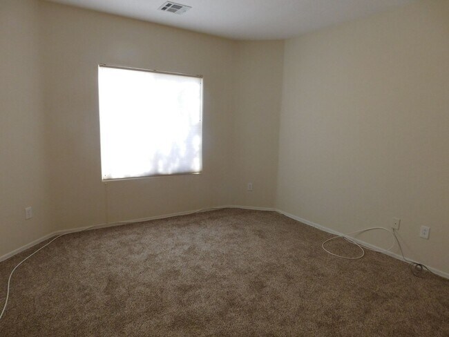 Building Photo - GORGEOUS HOME IN SUN CITY ALIANTE*AGE RESTRICTED COMMUNITY*3 LARGE BEDROOMS*OPEN FLOORPLAN*