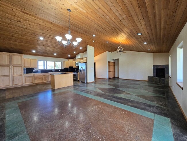 Building Photo - 4 Alma Ct