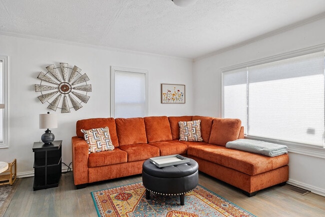 Primary Photo - 201 Weller Ave