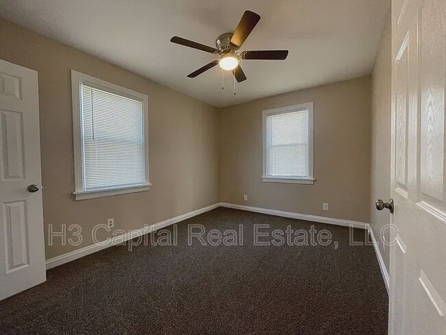 Building Photo - 711 N 28th St