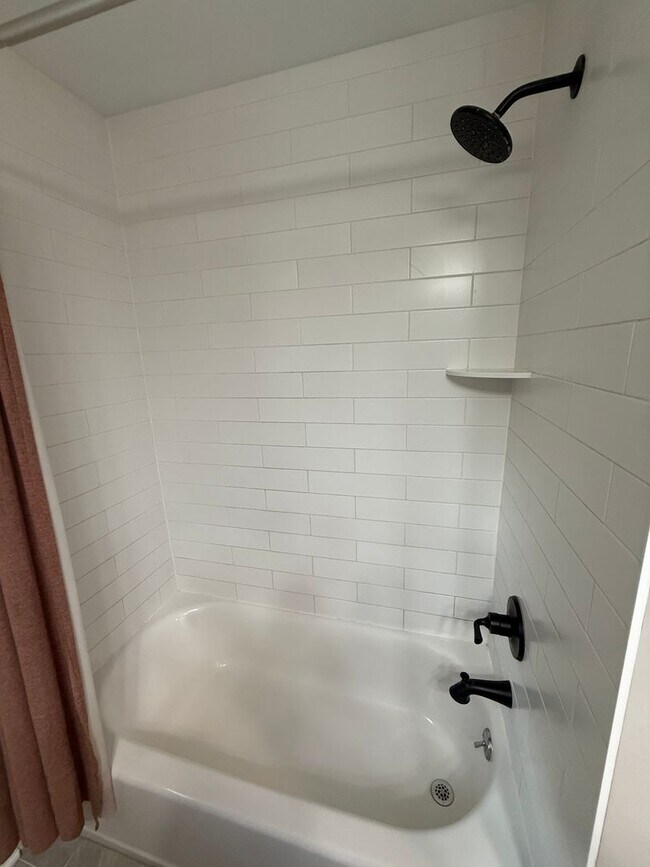 Building Photo - REMODELED 4-BEDROOM HOME W/FENCED YARD