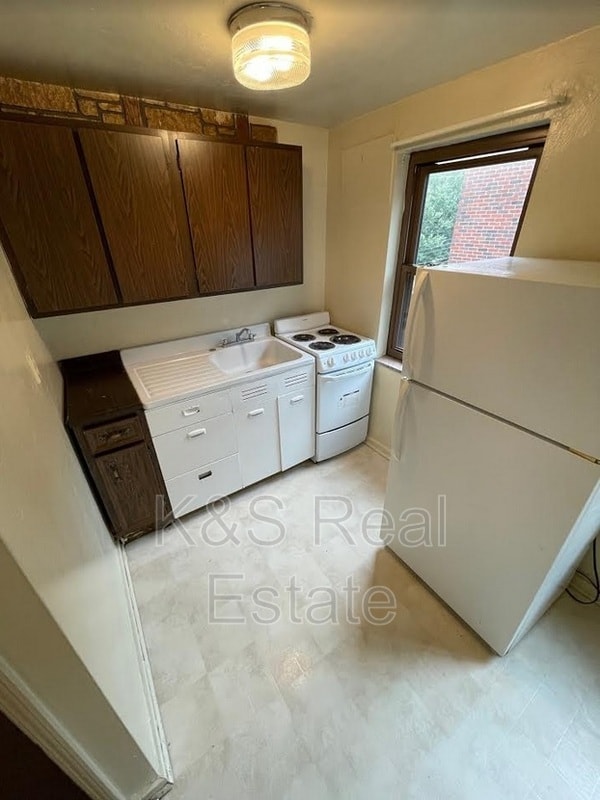 Building Photo - 115 Mt Lebanon Blvd