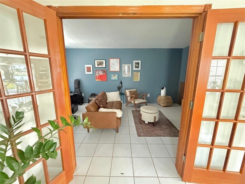Building Photo - 16262 SW 139th Ct