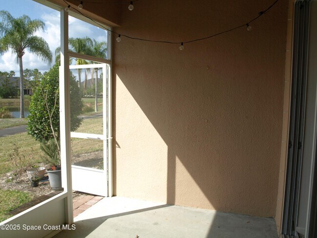 Building Photo - 620 Remington Green Dr SE