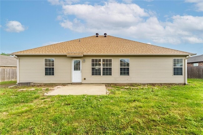 Building Photo - 530 Lasso Ln