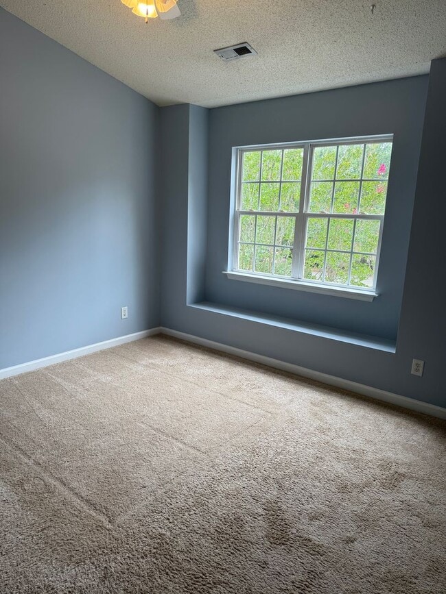 Building Photo - Rachels Keep Townhome