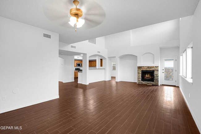 Building Photo - 7085 Century Plant Dr