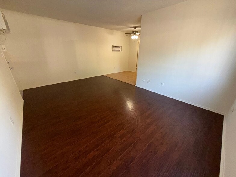 Building Photo - 1114 W 18th St