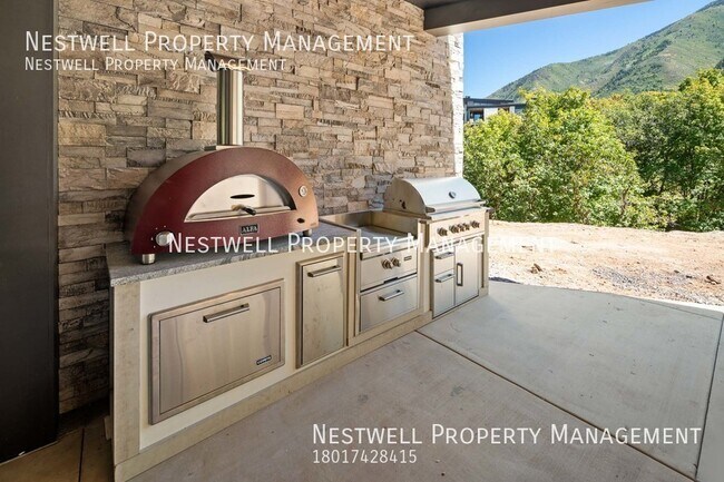 Building Photo - Brand New Luxury Home in Woodland Hills