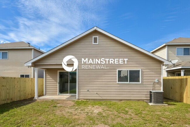 Building Photo - 9318 Maple Silver