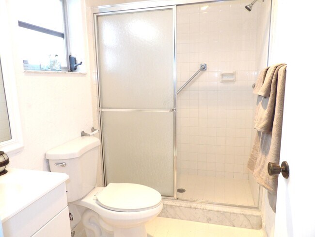 Building Photo - 13283 Pineapple Palm Ct