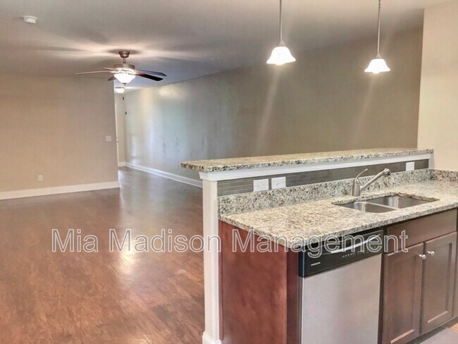 Building Photo - 11330 White Bluff Rd