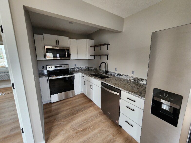Primary Photo - 515 6th St NW