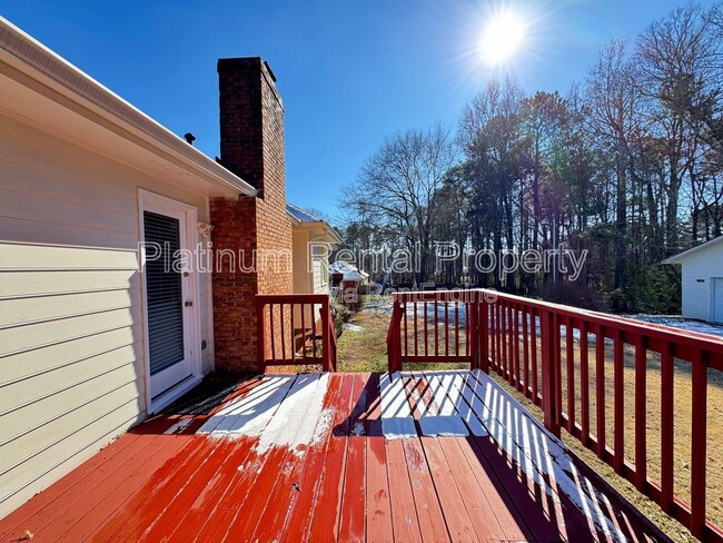 Building Photo - 4005 Camary Dr SE