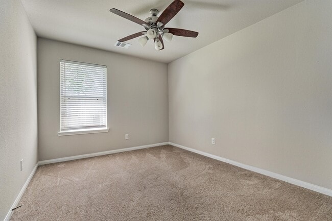 Building Photo - 3303 Woodchuck Rd