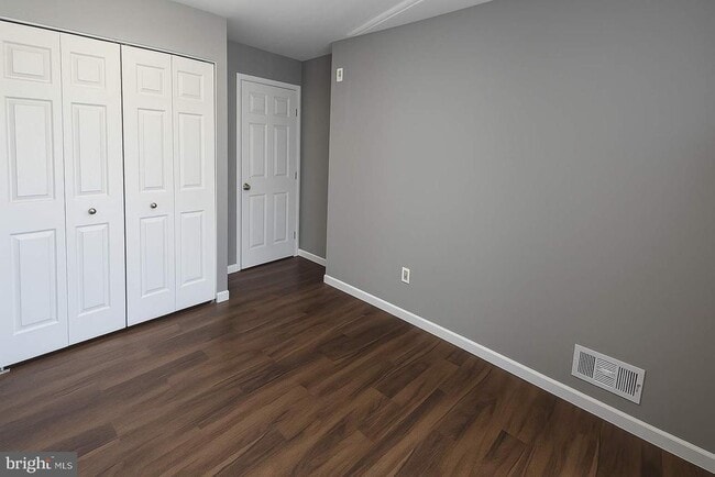 Building Photo - 9926 Ridgeline Dr