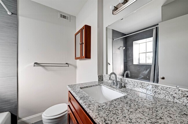 Building Photo - 9023 Gaylord Dr