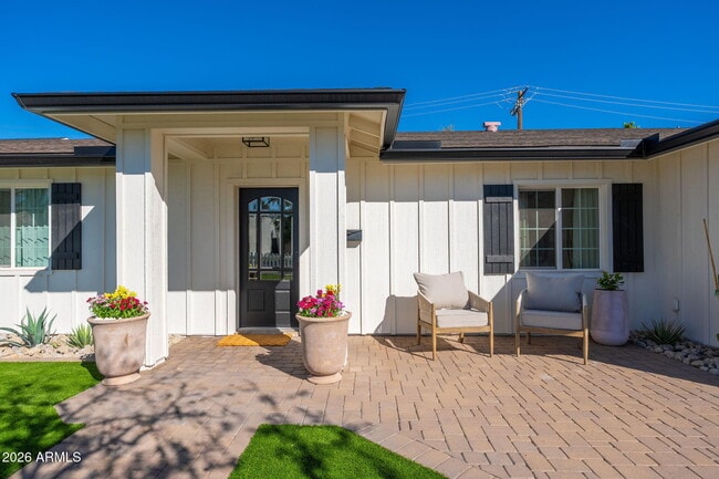 Building Photo - 4030 E Fairmount Ave