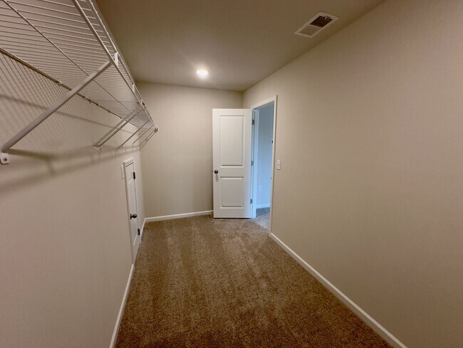 Building Photo - Custom Home in Bella Vita!