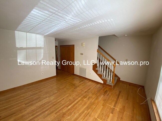 Building Photo - Woodland 5506-5508
