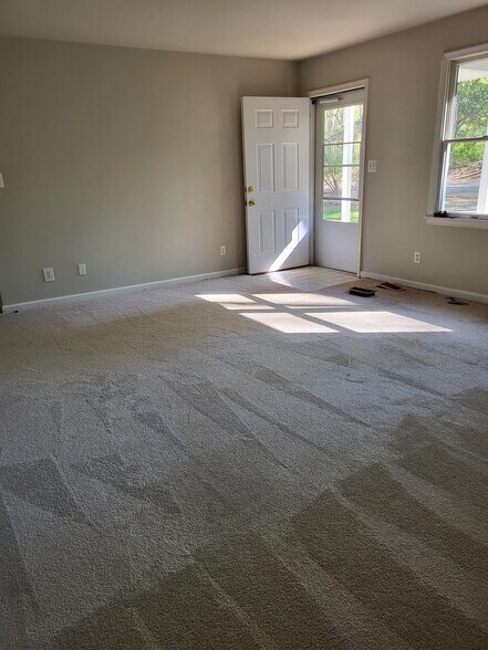 living room - 5336 Charles Ave