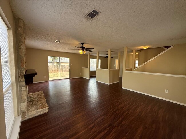 Building Photo - 11603 Tanglebriar Trail