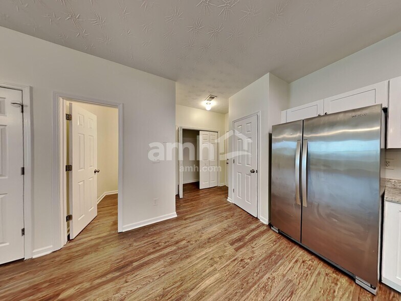 Building Photo - 2540 Marlin Dr