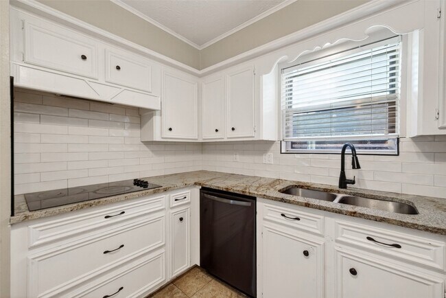Building Photo - 18111 Shireoak Dr