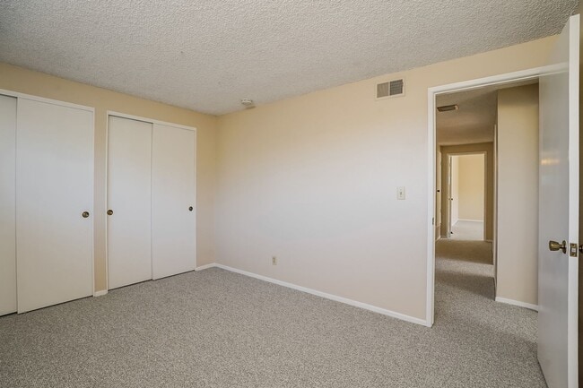 Building Photo - 10612 Rose Cir