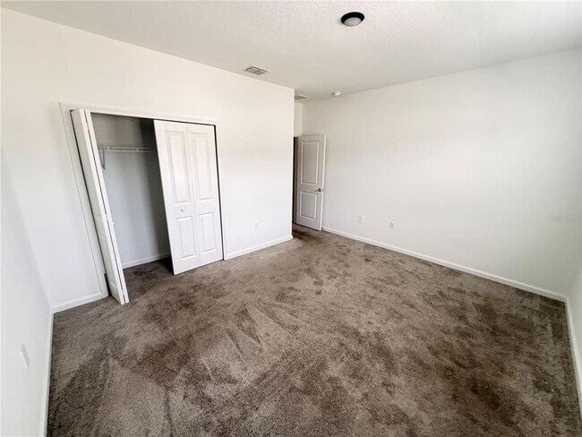 Building Photo - 6367 Lakepine St
